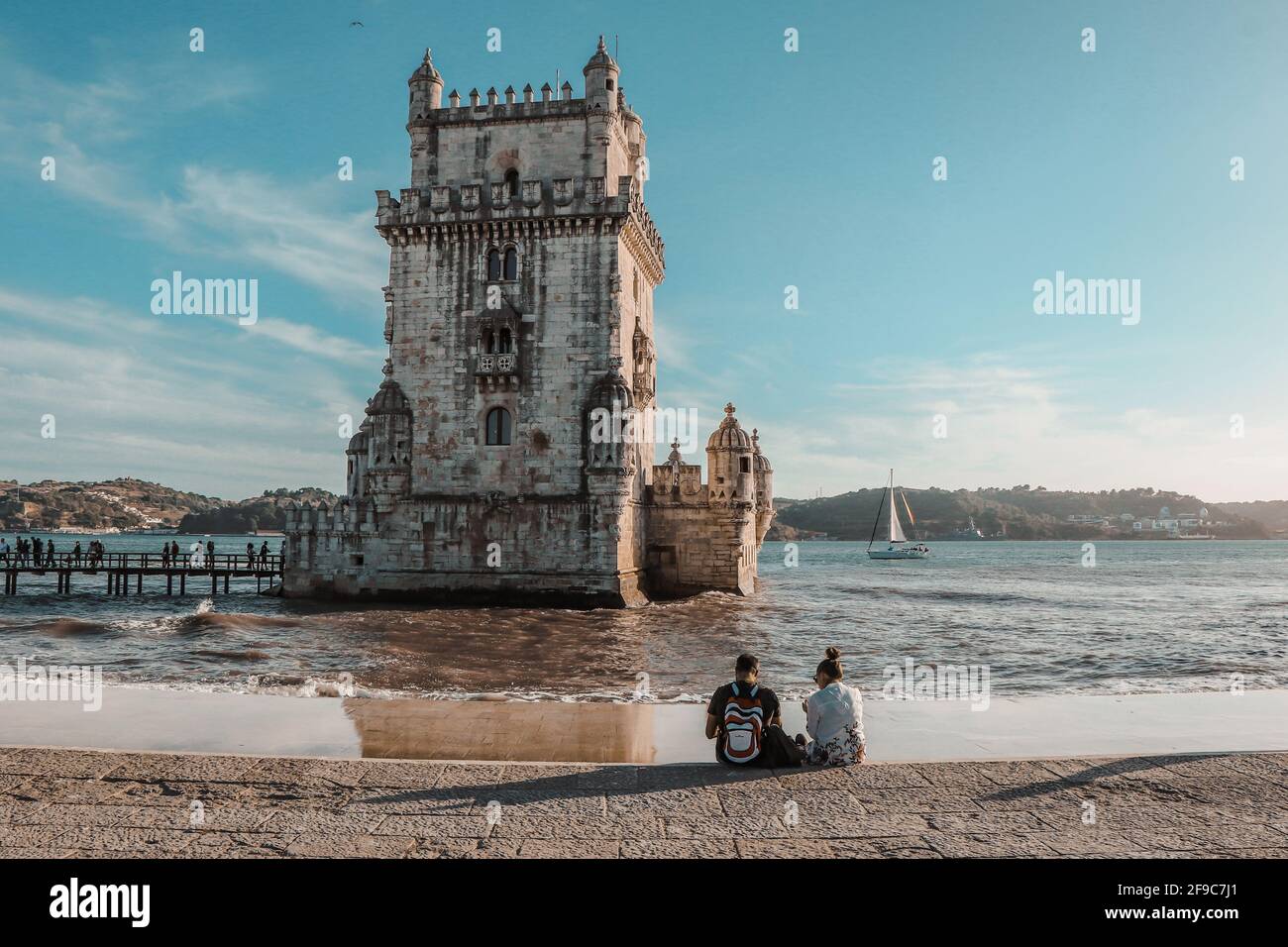 Vue sur la tour Belem, sur la rive de Tejo Rivière à Lisbonne - Portugal Banque D'Images