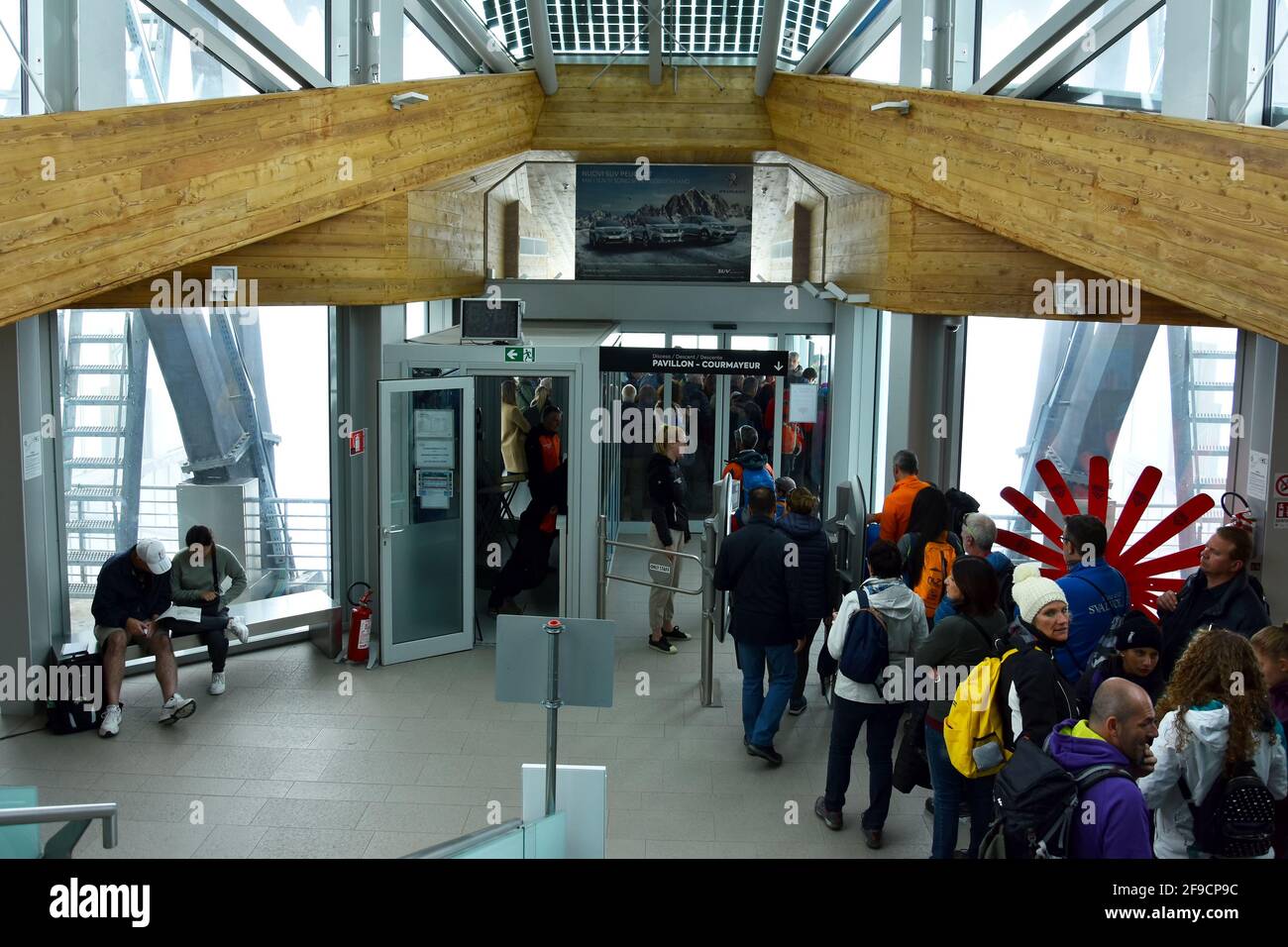 Courmayeur, Italie - 23 août 2019. Intérieur de la station Punta Helbronner au 3466, vallée d'Aoste, Courmayeur, Skyway Monte Bianco. Banque D'Images