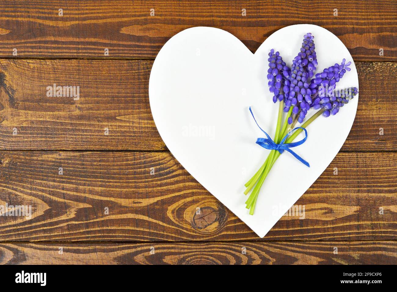 Carte De Fete Des Meres Avec Fleurs Et Cœur Pour La Fete Des Meres Decoration Photo Stock Alamy