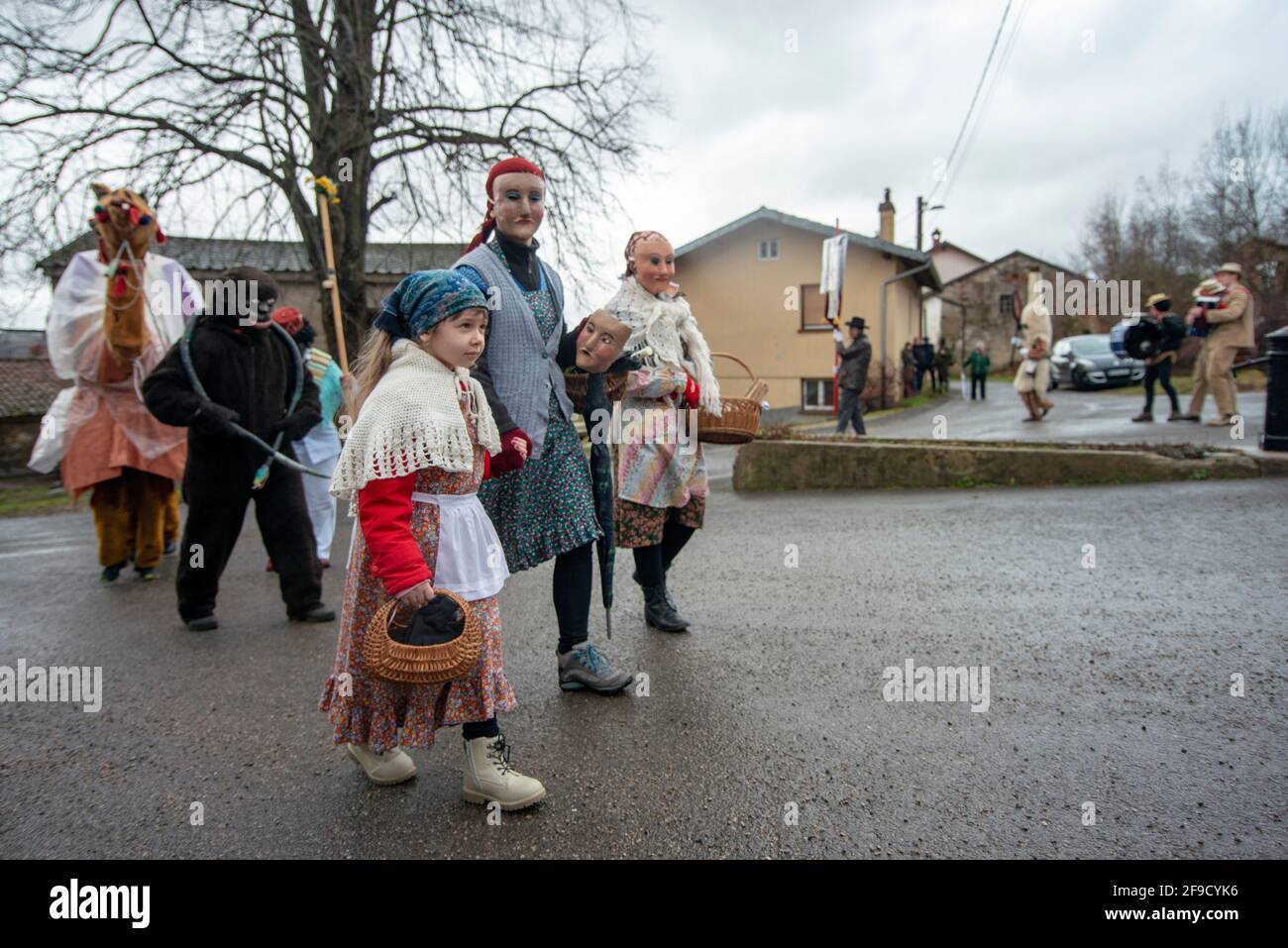 Carnaval traditionnel dans un petit village appelé Vrbica près d'Ilirska Bistrica en Slovénie. Banque D'Images