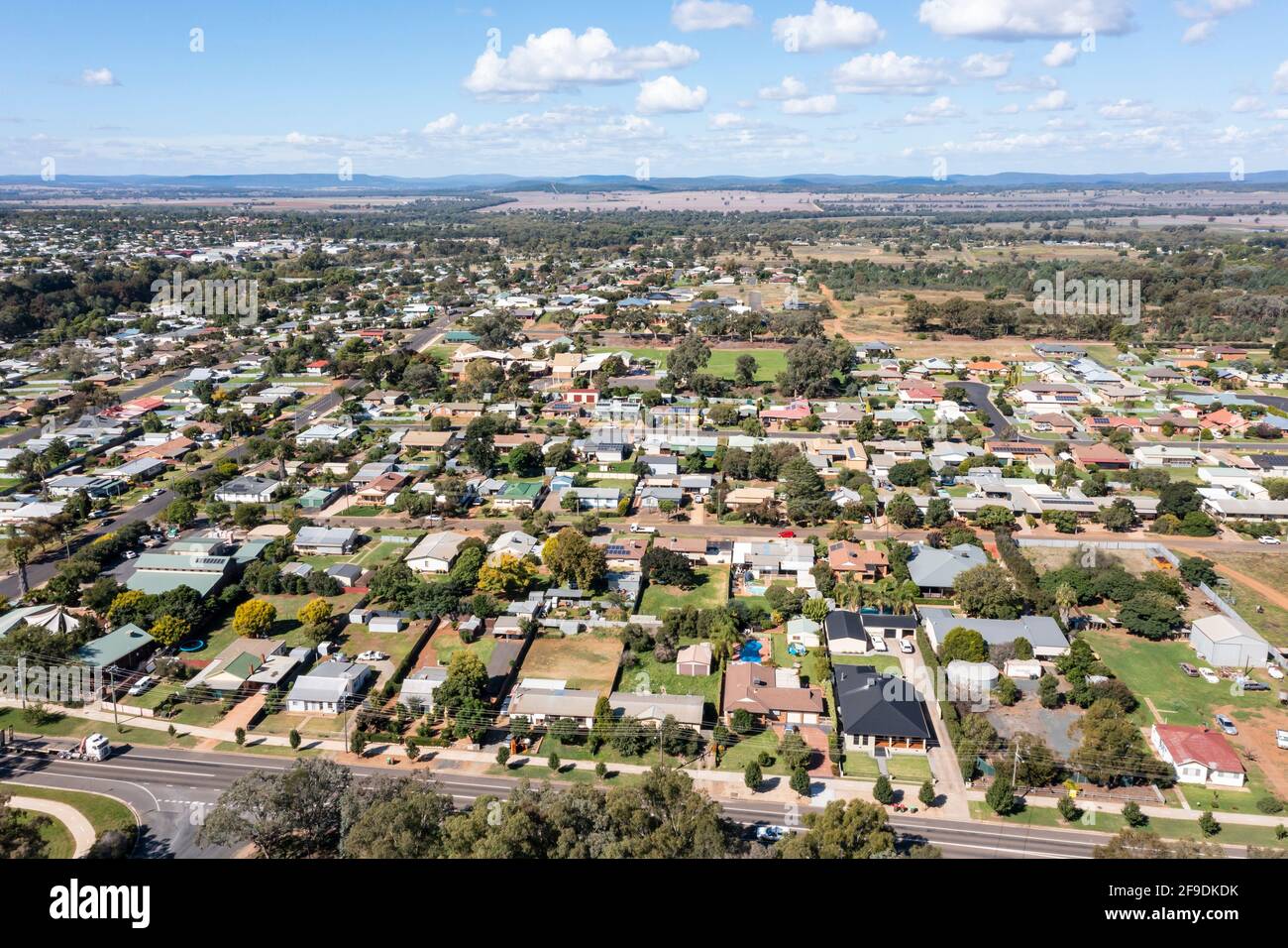 Photographie aérienne de drone du canton de Parkes dans la région Nouvelle-Galles du Sud en Australie Banque D'Images