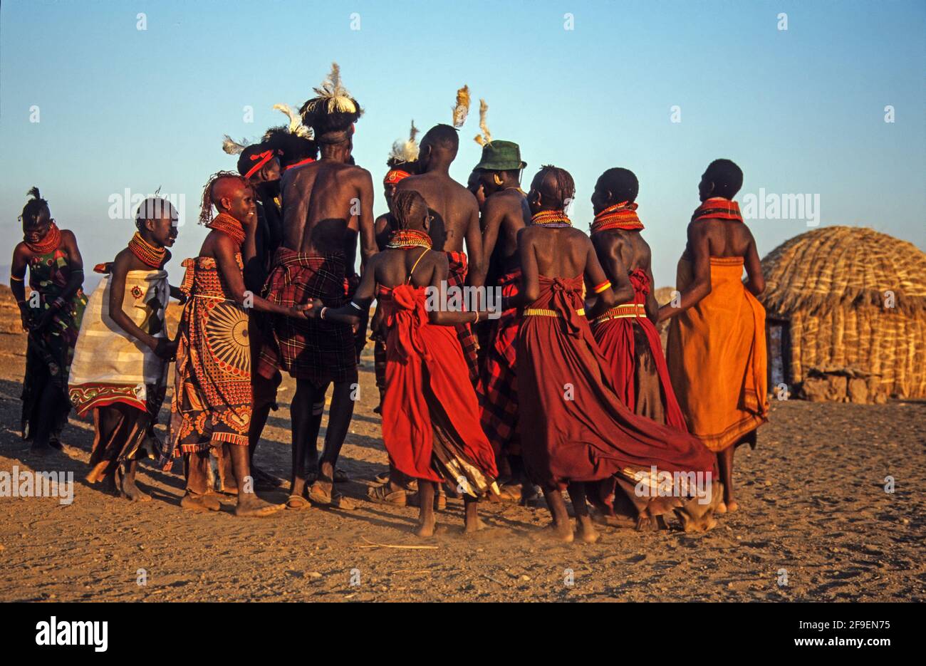 Les Turkana sont un peuple nilote originaire du comté de Turkana, dans le nord-ouest du Kenya, une région climatique semi-aride bordant le lac Turkana, à l'est, Pokot Banque D'Images