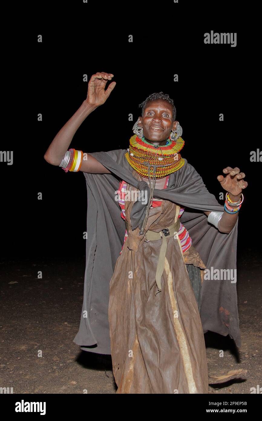 Les Turkana sont un peuple nilote originaire du comté de Turkana, dans le nord-ouest du Kenya, une région climatique semi-aride bordant le lac Turkana, à l'est, Pokot Banque D'Images