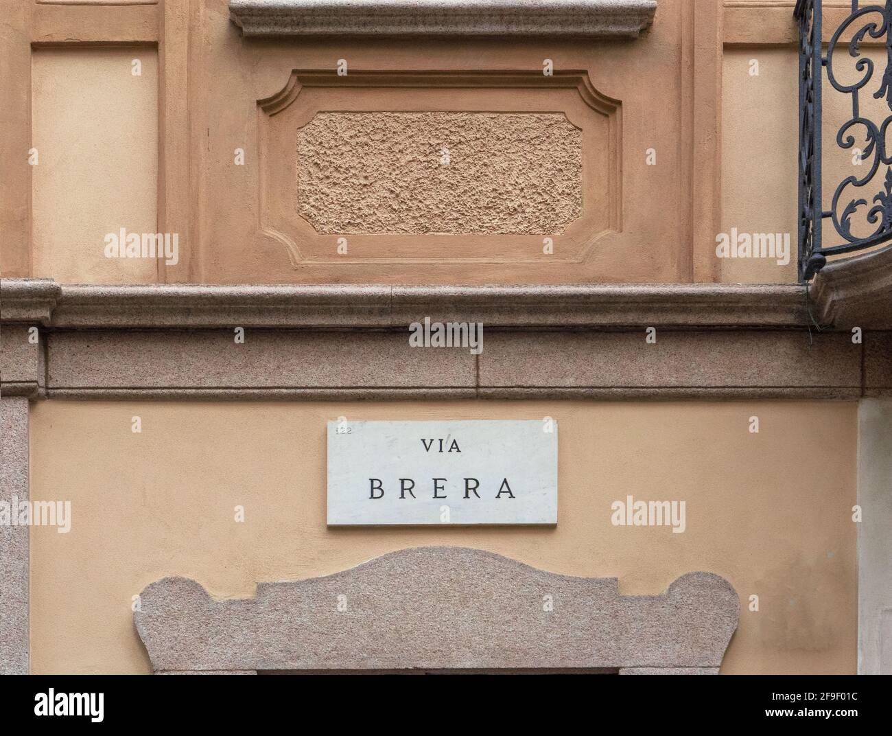 Rue signe de la via Brera dans le célèbre quartier de la mode et du design.Milan, Lombardie, Italie. Banque D'Images