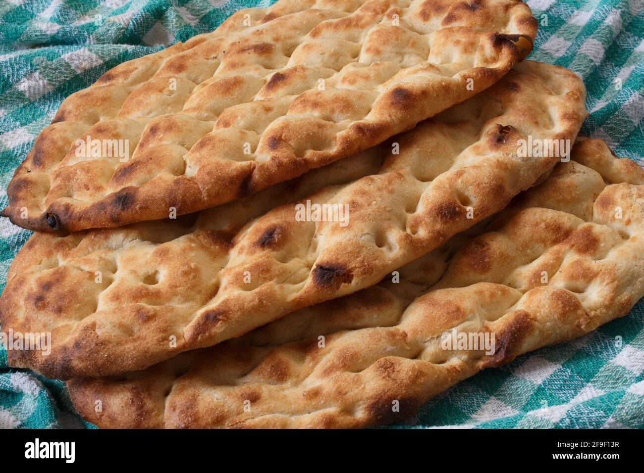 Trois pitas du Ramadan. (Nom turc : Ramazan Pidesi.) Pain turc traditionnel consommé uniquement pendant le ramadan. Banque D'Images