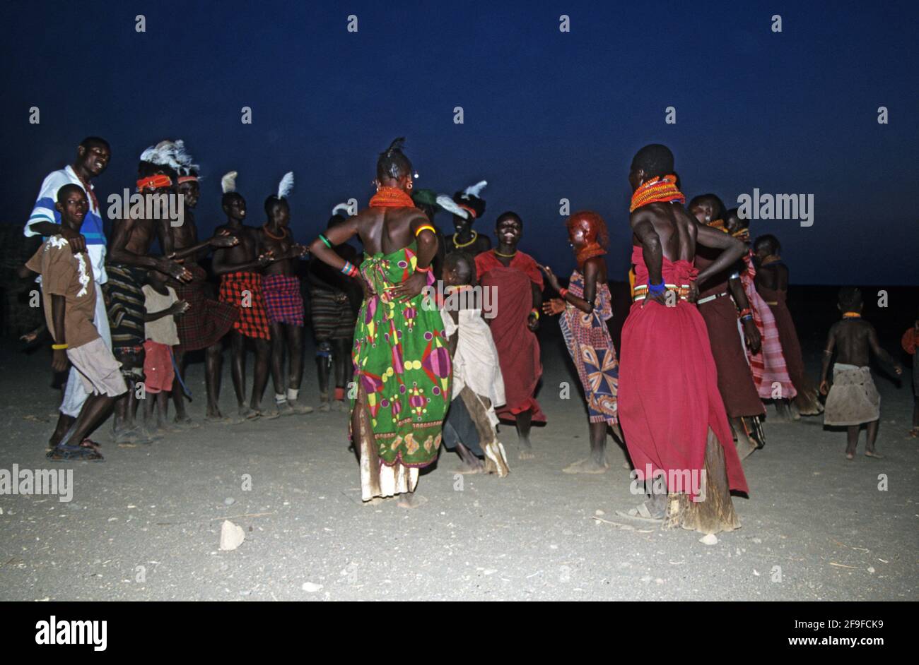 Les Turkana sont un peuple nilote originaire du comté de Turkana, dans le nord-ouest du Kenya, une région climatique semi-aride bordant le lac Turkana, à l'est, Pokot Banque D'Images