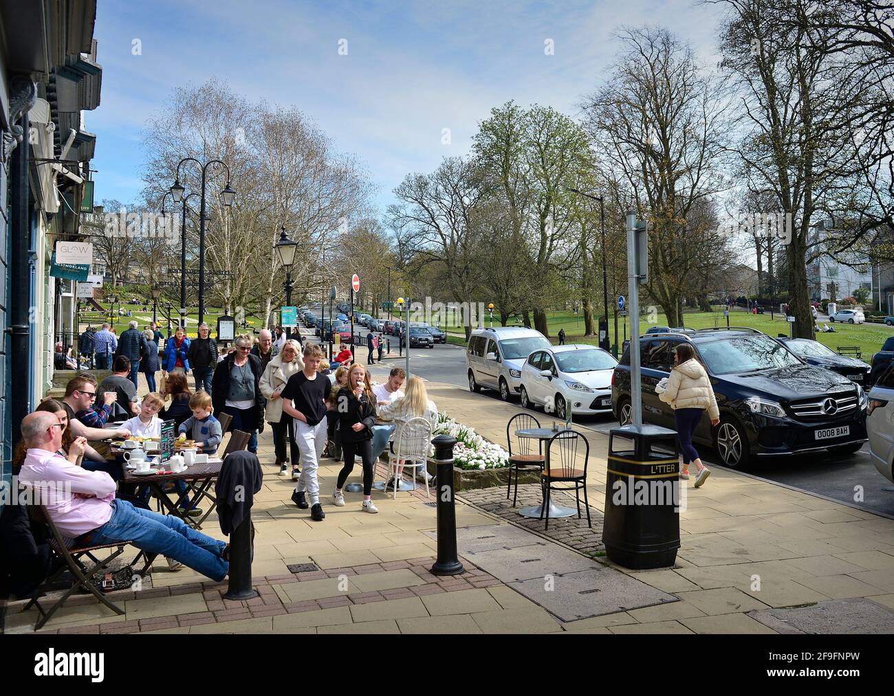En plein air, nous socions dans le Yorkshire d'Angleterre de Harrogate Banque D'Images