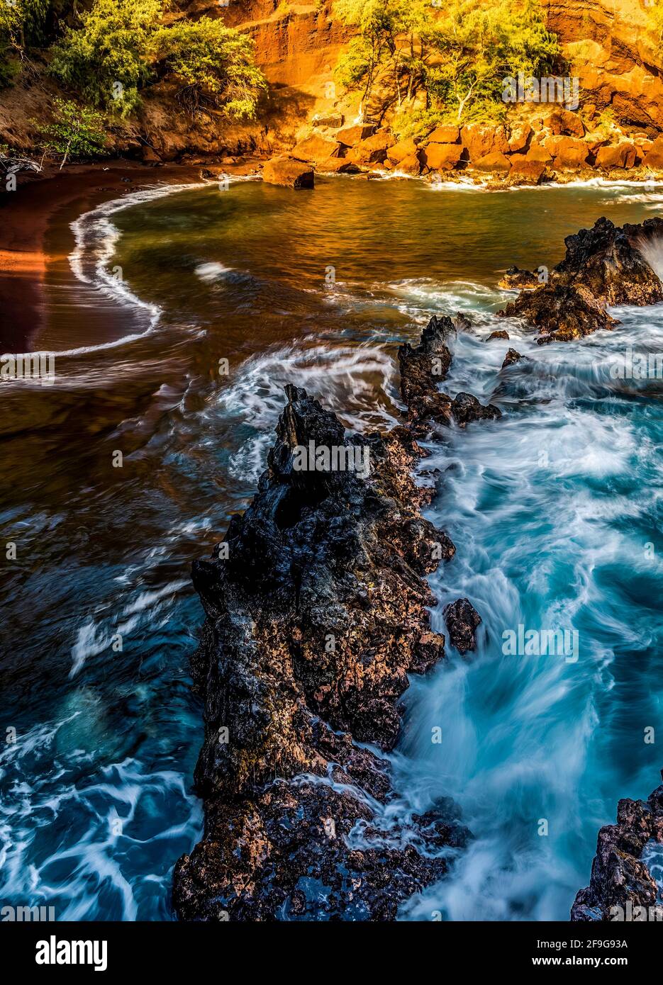 Plage de sable rouge, Hana, Maui, Hawaii, USA Banque D'Images