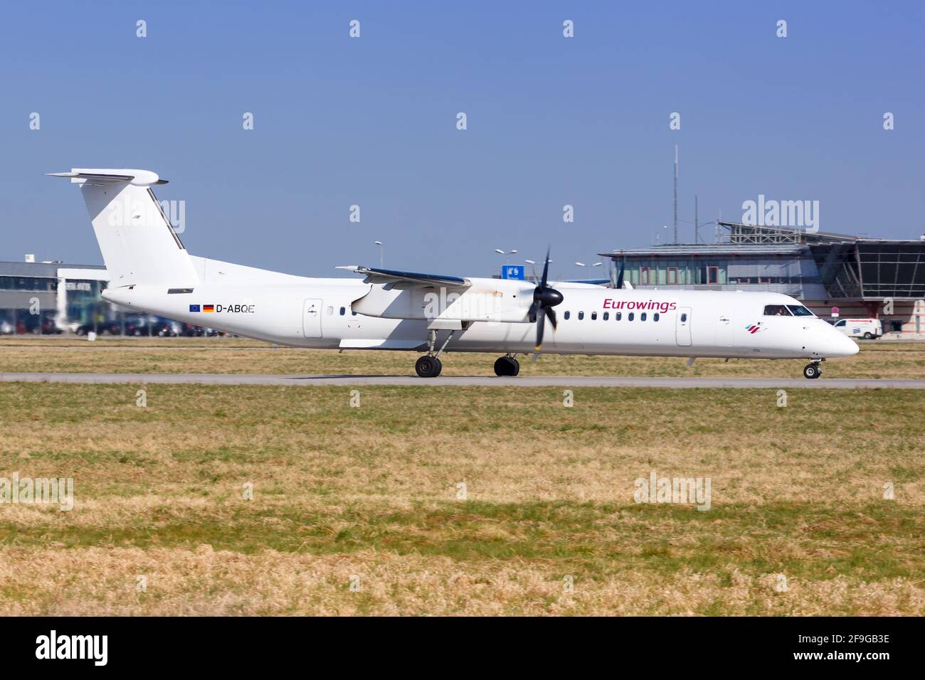 Stuttgart Allemagne 6 Avril 18 Avion Bombardier Dhc 8 400 Eurowings A L Aeroport De Stuttgart Str En Allemagne Bombardier Est Une Usine D Avions Photo Stock Alamy