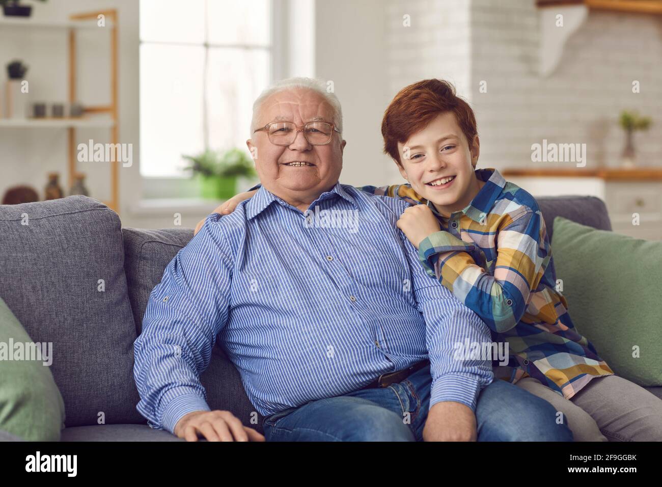 Concept de grand-parents et petits-enfants heureux à la maison Banque D'Images