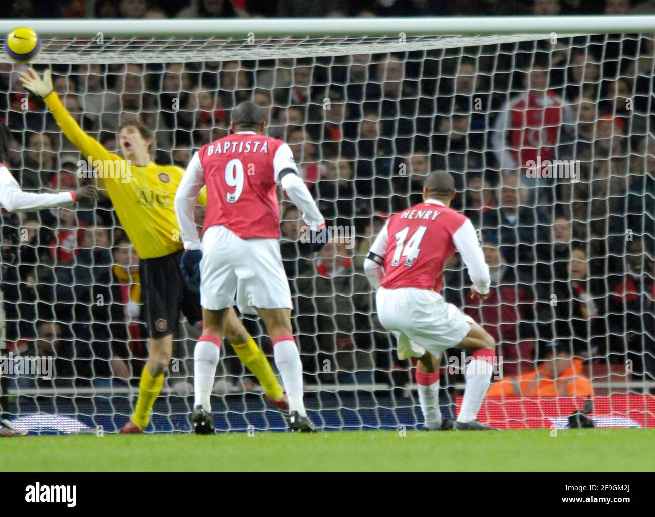 Thierry Henry marque un titre gagnant en retard pour vaincre Manchester Nations Unies 2-1 Banque D'Images