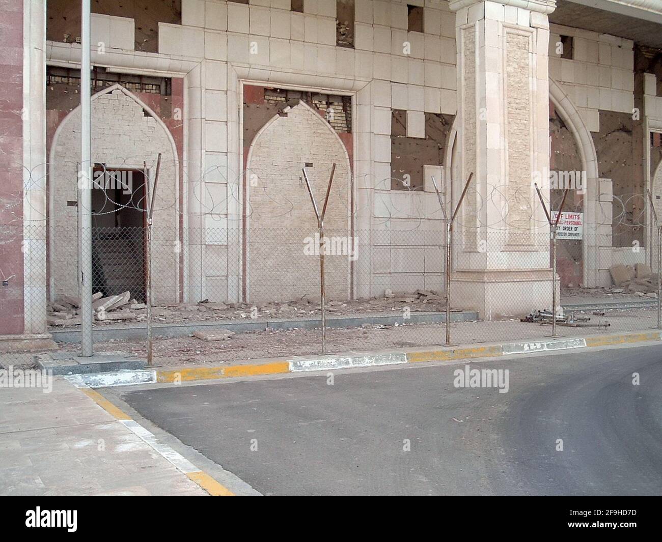 La bataille a endommagé le bâtiment du Camp Slayer, à Bagdad, en Irak Banque D'Images