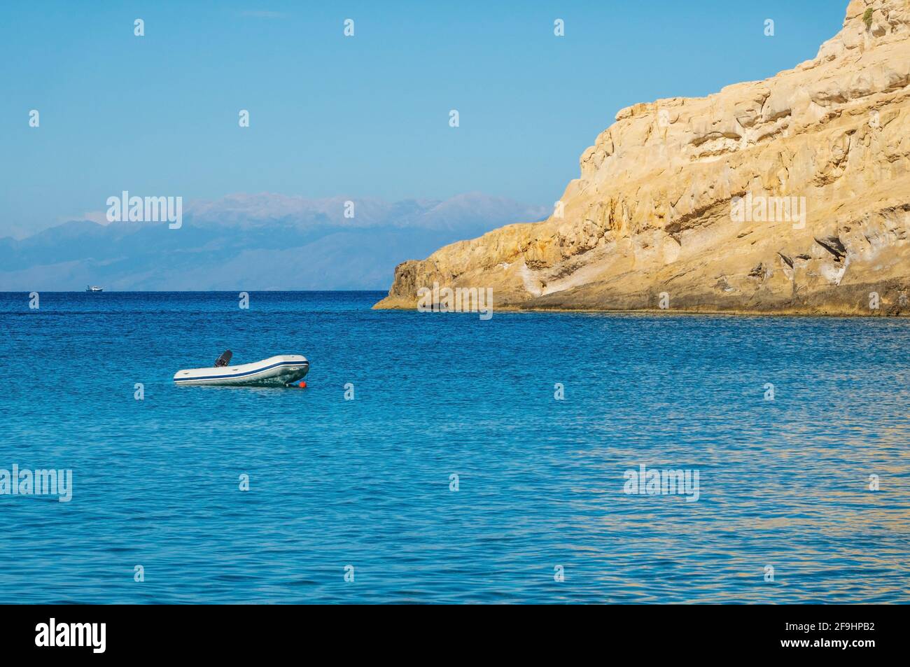 Plage de Matala en Crète, endroit très populaire pour les hippie en 60-x. Banque D'Images