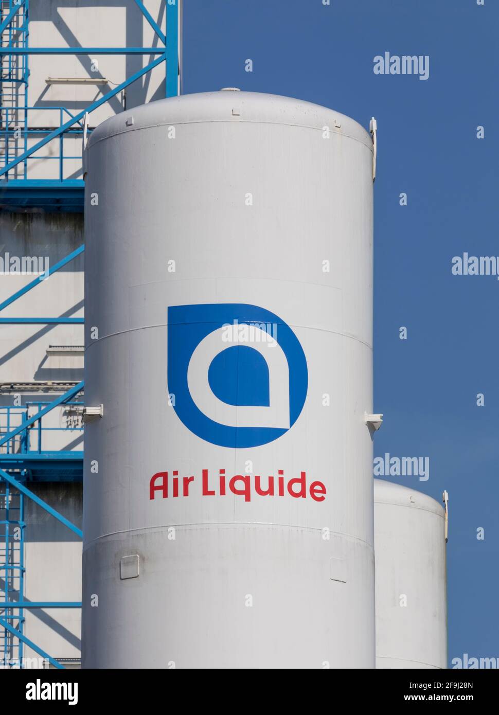 Signalisation Air liquide peinte sur réservoir de gaz à l'usine allemande Banque D'Images