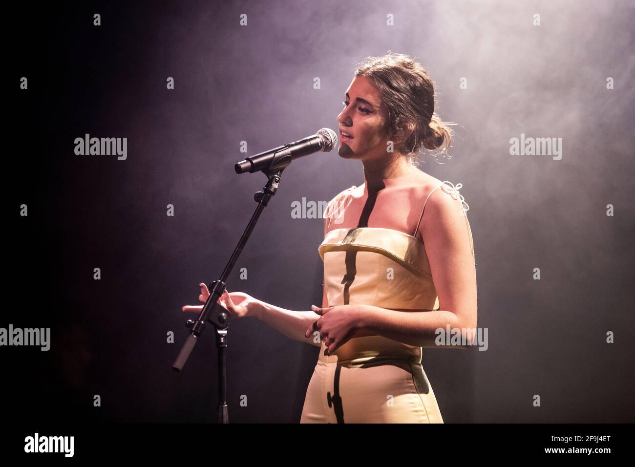 Barcelone, Espagne. 2021.04.18. Concert de la chanteuse Izaro à BARTS (EllesMusic). Photographe: Aitor Rodero. Banque D'Images
