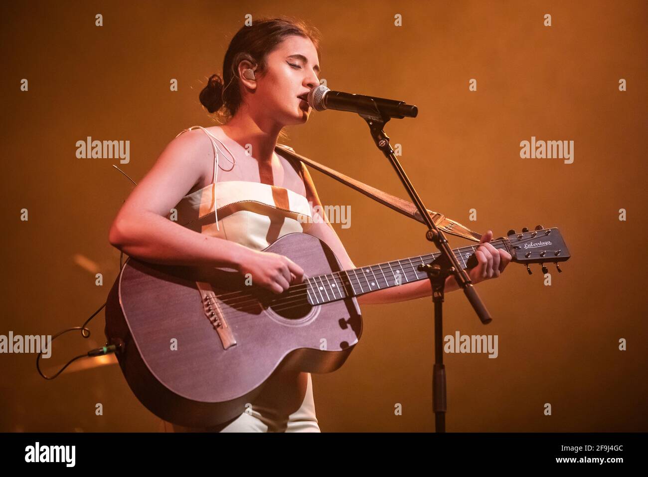Barcelone, Espagne. 2021.04.18. Concert de la chanteuse Izaro à BARTS (EllesMusic). Photographe: Aitor Rodero. Banque D'Images