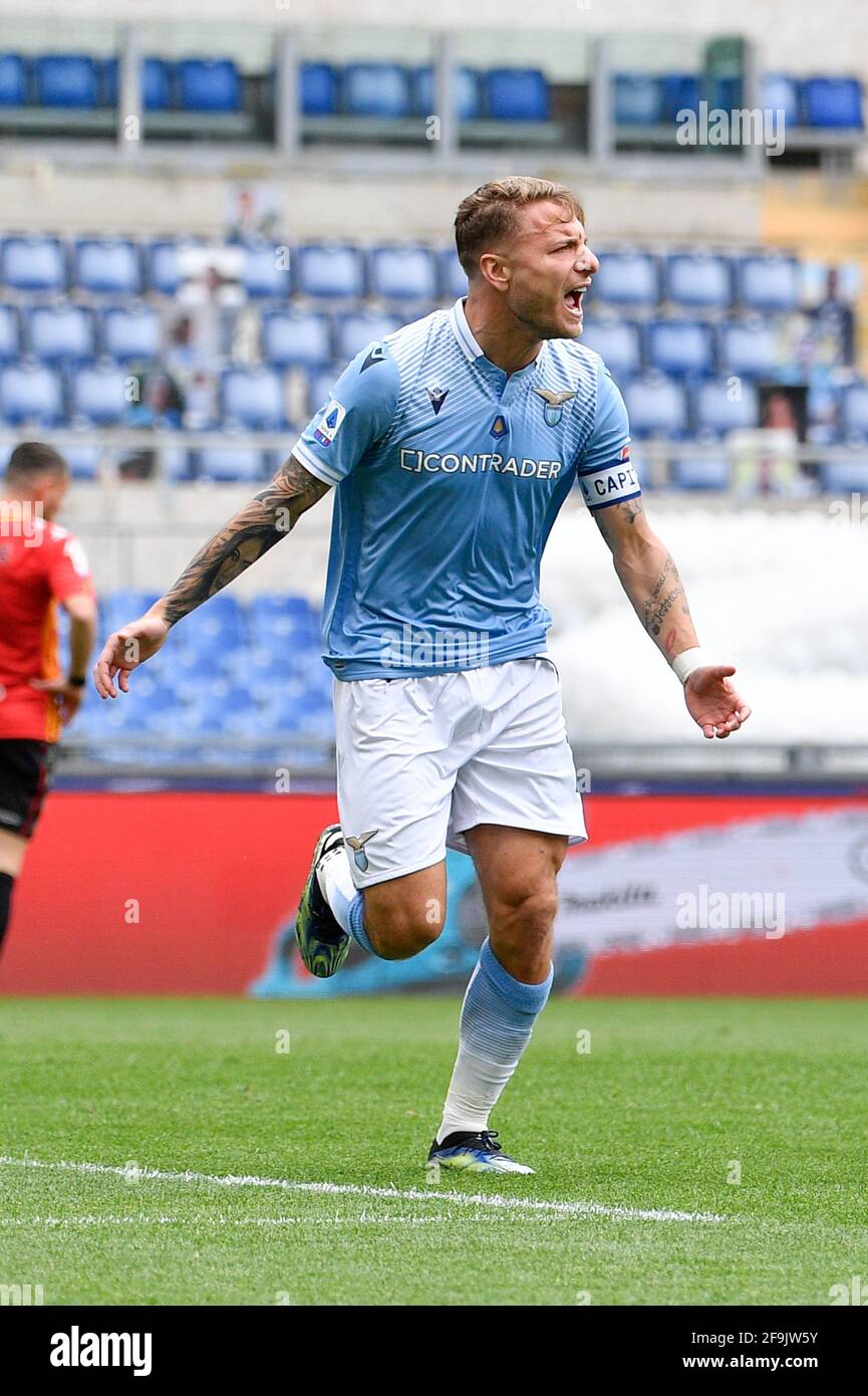 Rome Italie 18 Avril 21 Ciro Immobile De S S Lazio Celebre Apres Avoir Marquant Un But Lors Du Match De Championnat De La Serie Italienne 21 Entre S S Lazio Et Benevento Calcio Rome Italie 18 Avril 21 Ciro Immobile De S S Lazio Celebre Apres Avoir Marquant Un But Lors Du Match De Championnat De La Serie Italienne 21 Entre S S Lazio Et Benevento Calcio