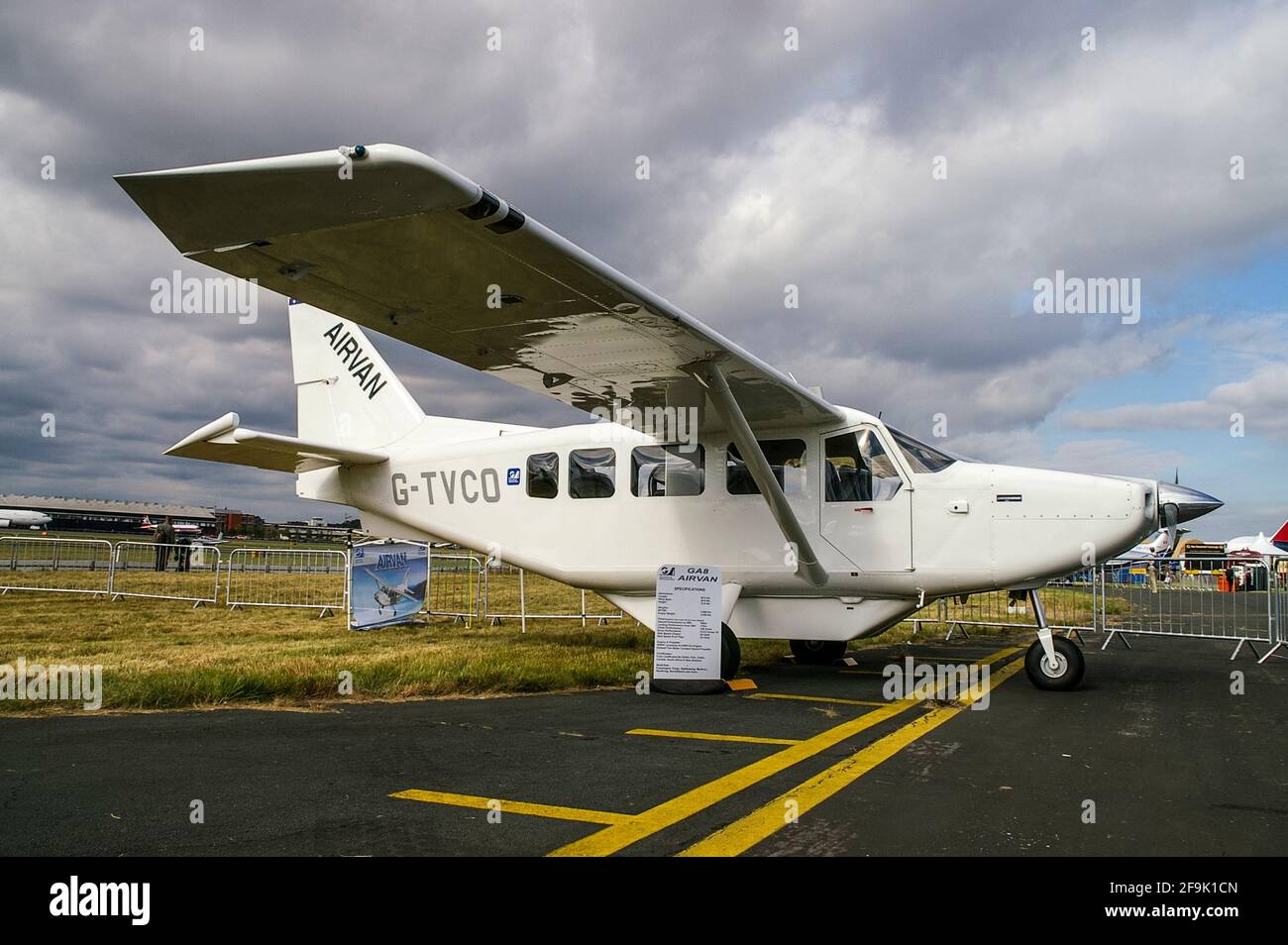 GippsAero GA8 Airvan 8 Airvan G-TVCO exposé au salon international de l'aéronautique de Farnborough, Hampshire, Royaume-Uni, 2008. Salon professionnel. Plan d'aile haut Banque D'Images