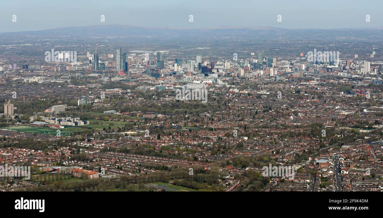 Vue aérienne du centre-ville de Manchester depuis le sud, 2021 Banque D'Images