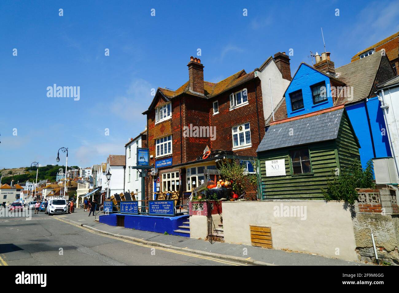 Le Dolphin Inn sur la route Rock-a-Nore dans la vieille ville, Hastings, East Sussex, Royaume-Uni Banque D'Images