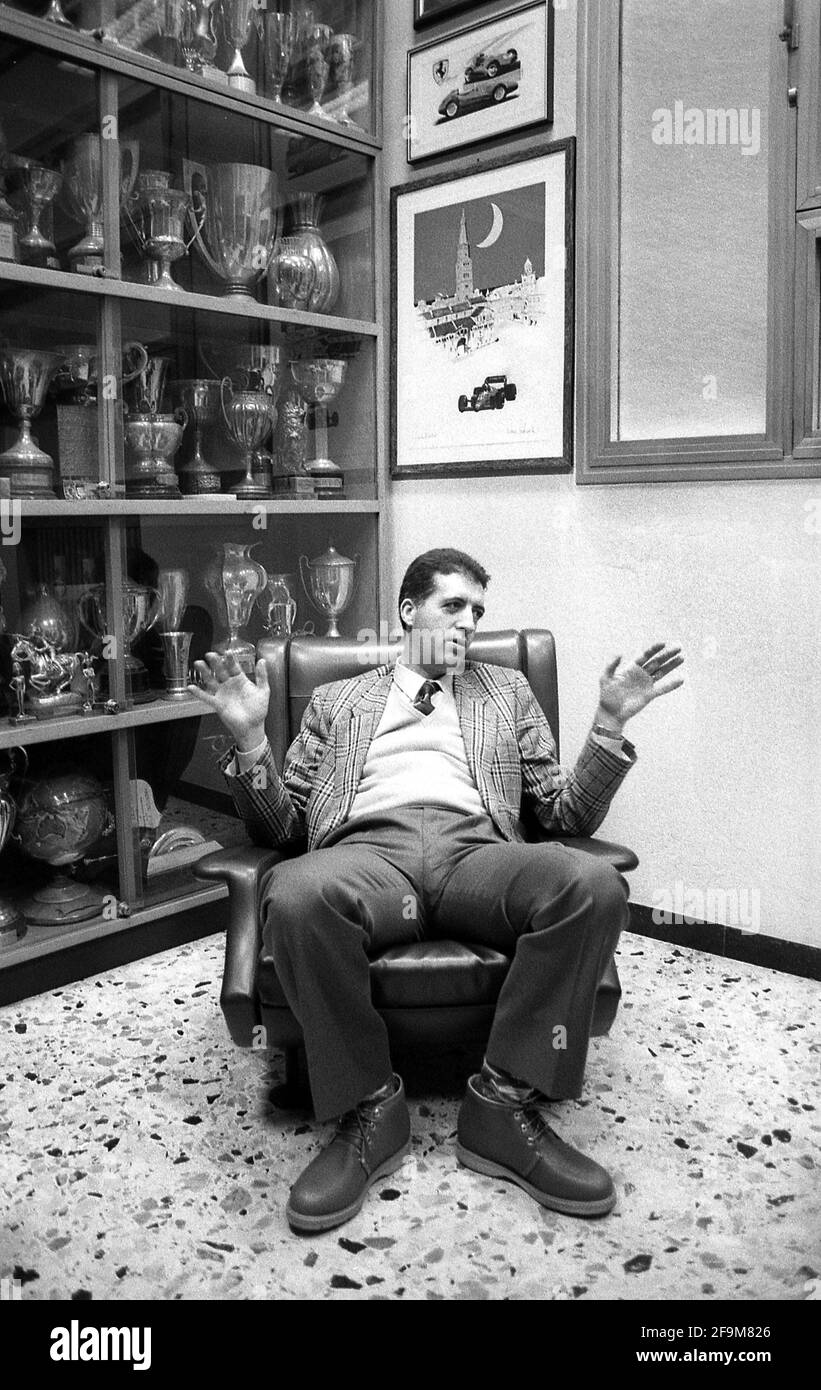 Piero Ferrari. À l'usine Ferrari de Modène Italie 1987 Banque D'Images
