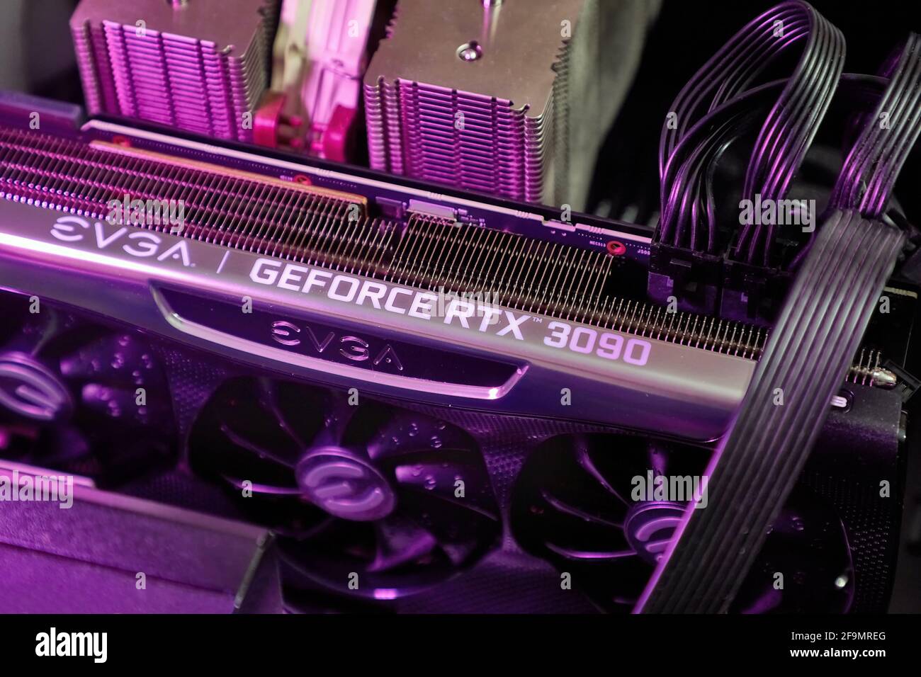Carte graphique GeForce RTX 3090 Nvidia dans un jeu configuration de l'ordinateur Banque D'Images