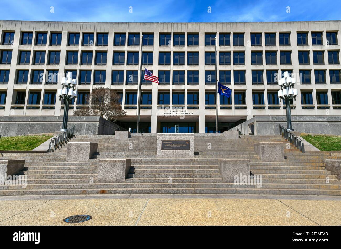 Washington, DC - 3 avril 2021 : le ministère du travail de Frances Perkins Building. C'est le siège du département du travail, près du Capitole des États-Unis. Banque D'Images