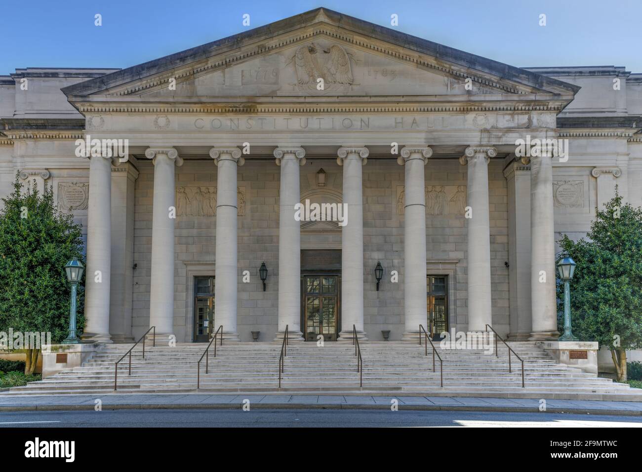 Washington, DC - 3 avril 2021 : le Daughters of the American Revolution Constitution Hall, un hall de discussion situé près de la Maison Blanche à Washington, D.C. Banque D'Images