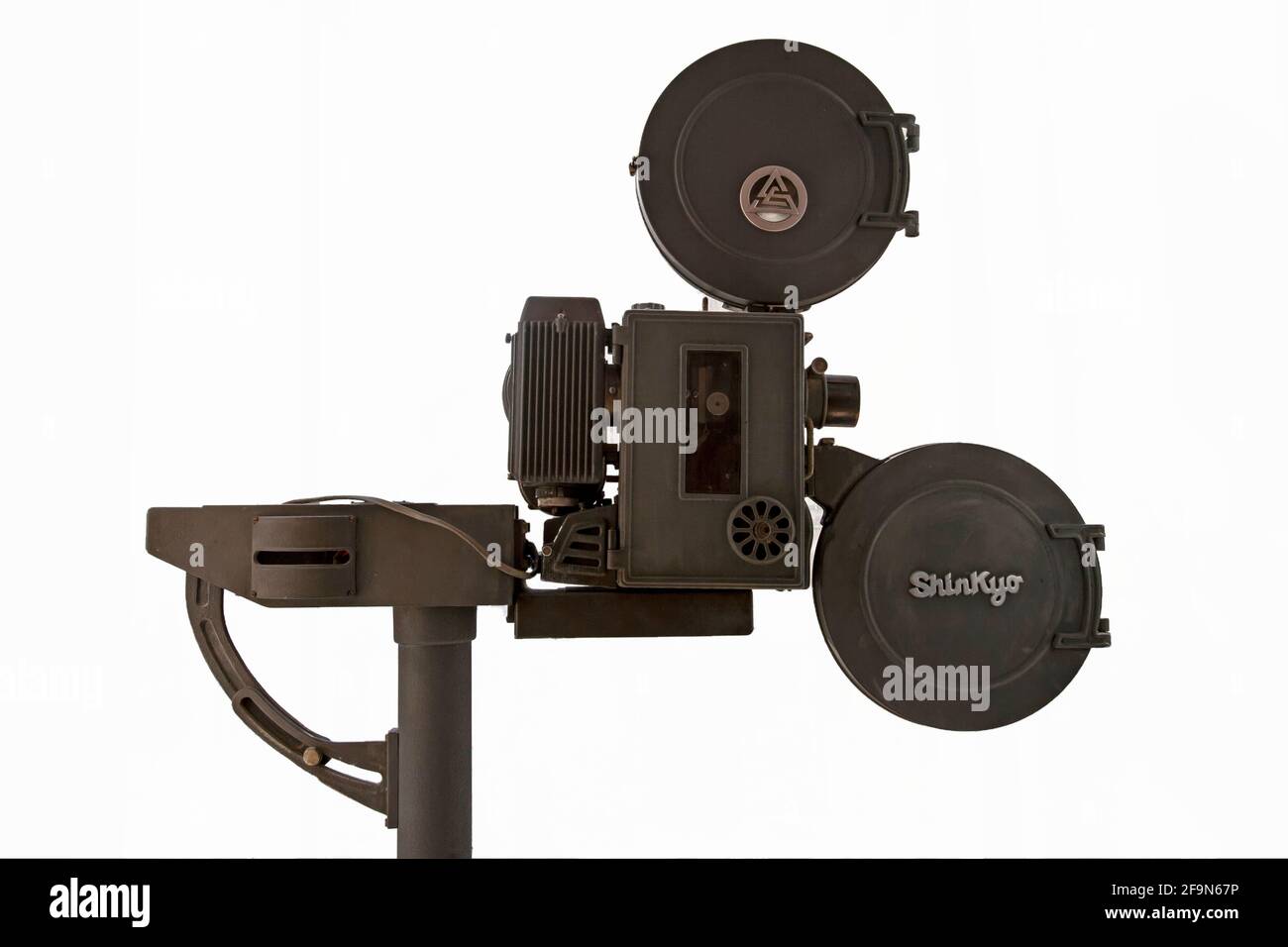 Un ancien projecteur de mouvement 35 mm portable Shingkyo fabriqué en Japon Banque D'Images