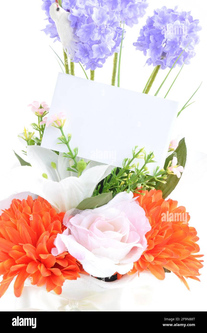 Bouquet de fleurs avec carte vide Banque D'Images