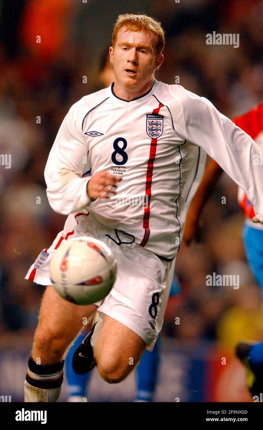 ANGLETERRE V PARAGUAY À ANFIELD 17/4/2002 PAUL SCHOLES PHOTO DAVID ASHDOWN.ANGLETERRE FOOTBALL Banque D'Images