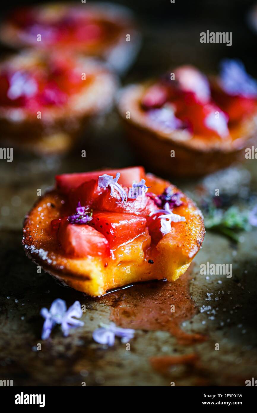Fraises et sirops de lilas Banque D'Images
