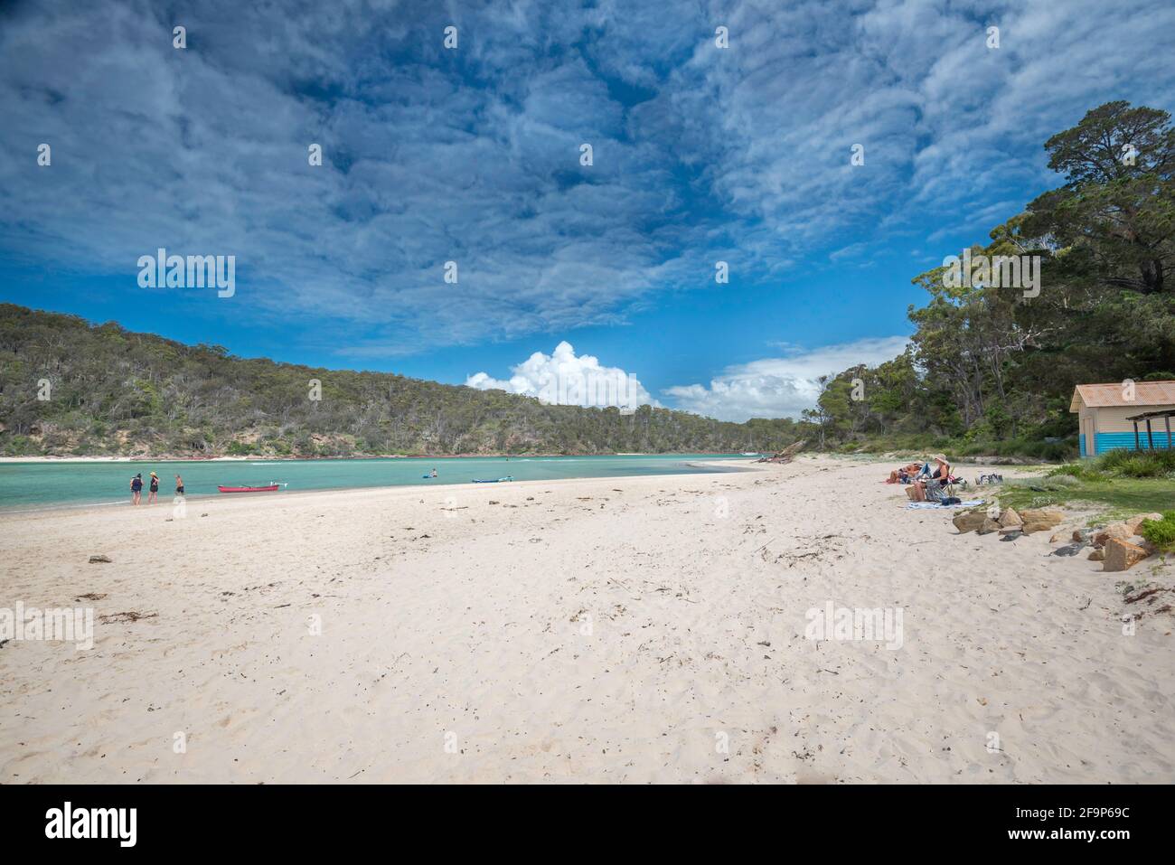 Pambula Beach à l'embouchure de la rivière Pambula où Il rencontre Merimbula Bay sur la Nouvelle-Galles du Sud Côte de l'Australie Banque D'Images