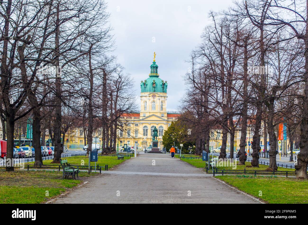 vue sur le merveilleux palais de charlottenburg à berlin. Banque D'Images