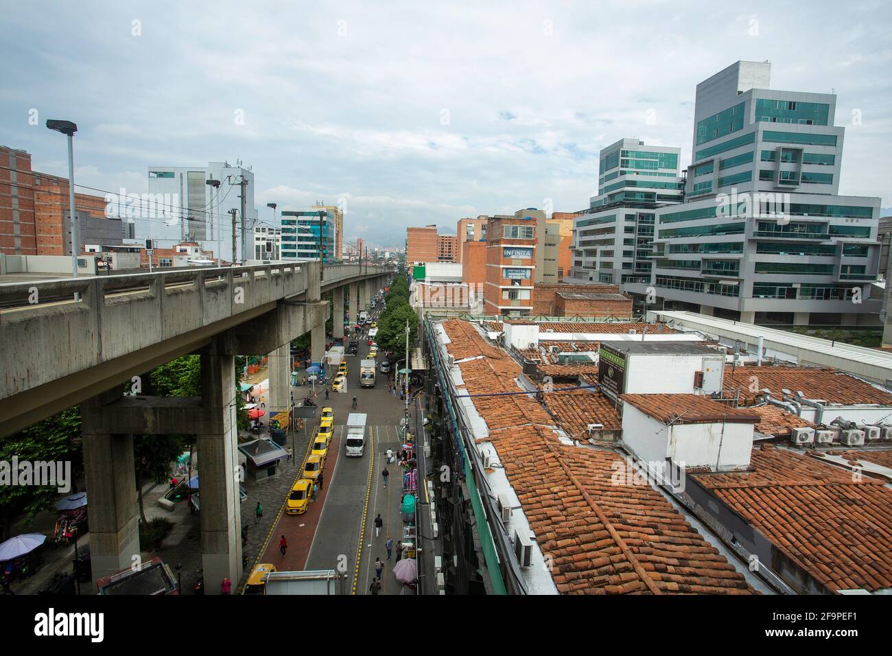 Medellin, Antioquia. Colombie - 25 février 2021. Centre-ville. El hueco, un secteur commercial avec plus de 5,000 magasins. Banque D'Images