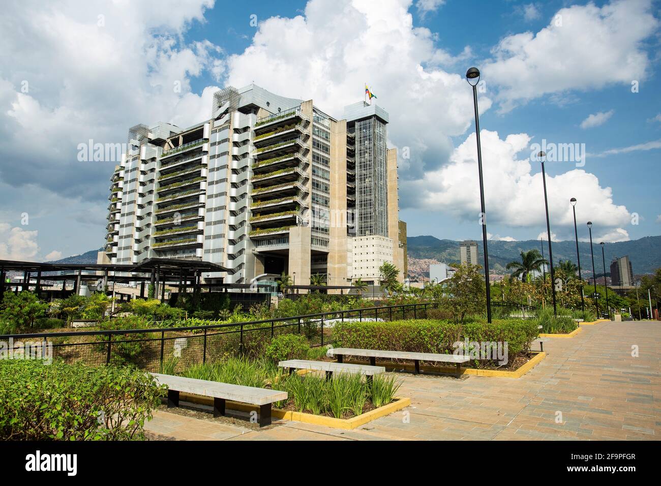 Medellín, Antioquia / Colombie - 23 février 2021. Le bâtiment intelligent des sociétés publiques de Medellín ou simplement le bâtiment EPM est l'adminis Banque D'Images