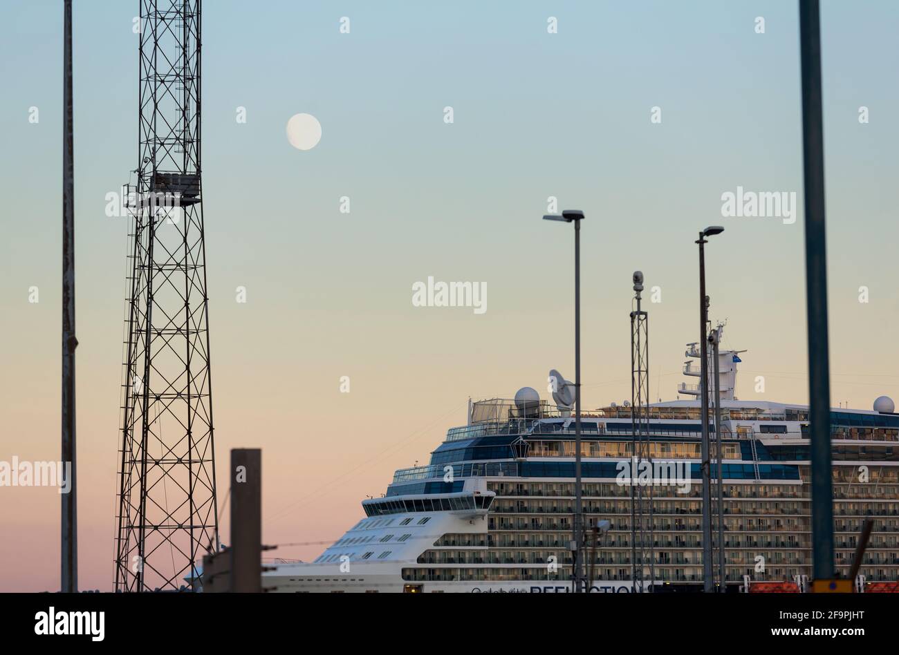 14.07.2019, Belfast, Irlande du Nord, Royaume-Uni - Croisières de croisière Celebrety réflexion de la compagnie maritime américaine Celebrity Cruises at the qua Banque D'Images
