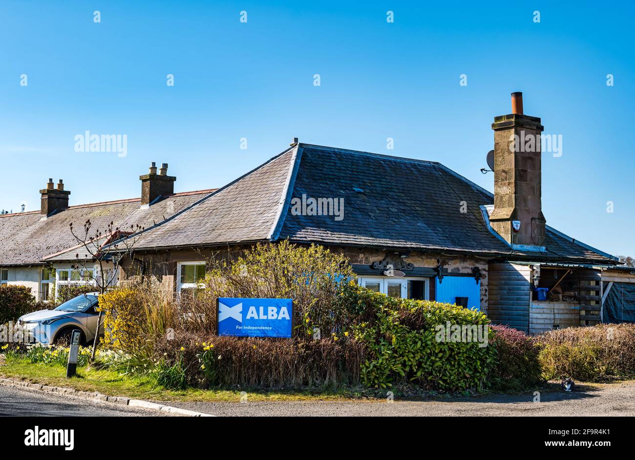 Maison avec affiche du parti politique d'Alba à l'extérieur en faveur de l'indépendance écossaise, East Lothian, Écosse, Royaume-Uni Banque D'Images