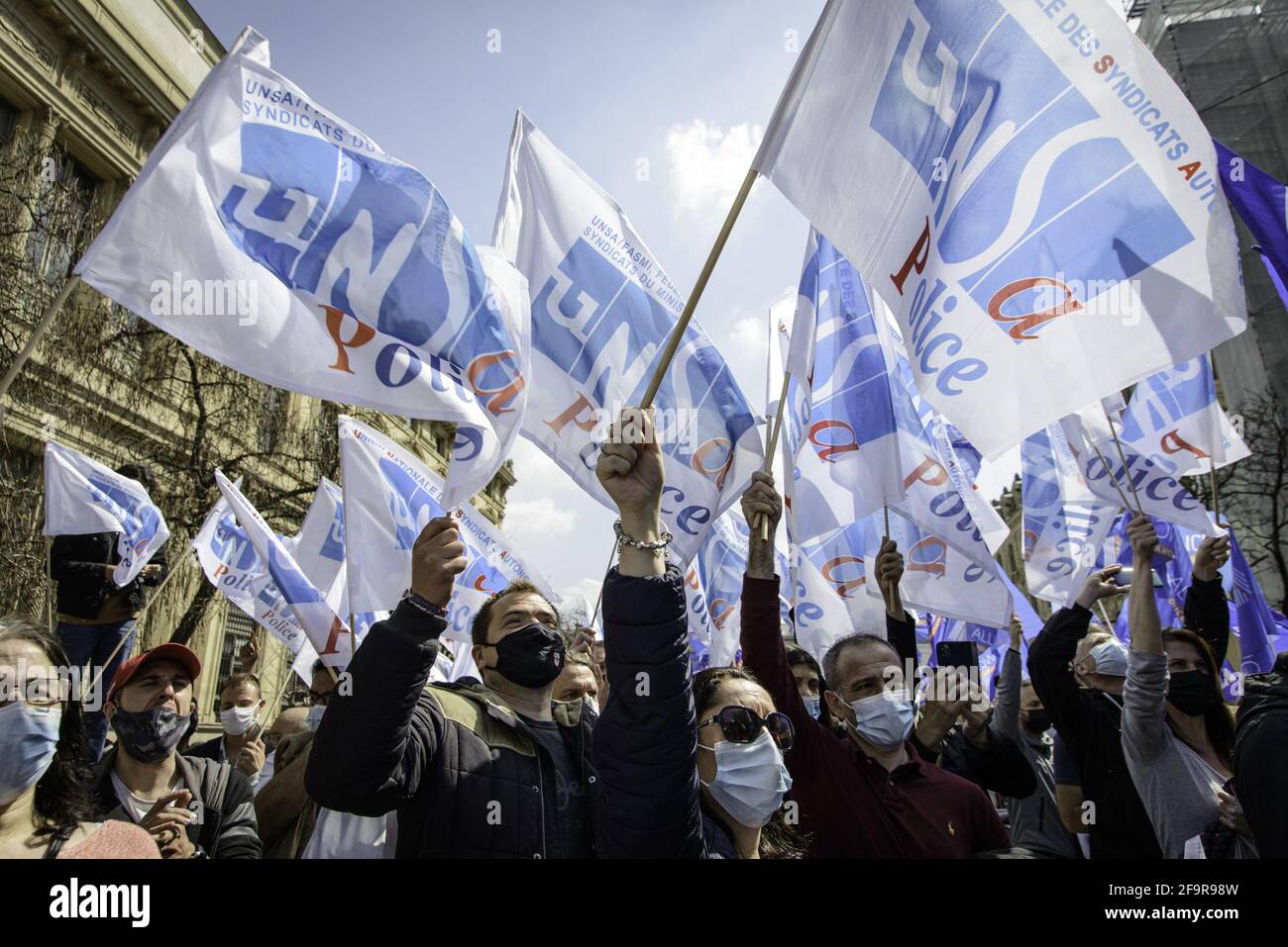 Le personnel de police fait une démonstration devant le palais de justice principal de Paris contre le verdict du procès pour l'attaque de Viry-Chatillon en 2016, dans lequel plusieurs de leurs collègues ont été blessés. Paris, France, 20/04/2021. Photo de Jacopo Landi/BePress/ABACAPRESS.COM Banque D'Images