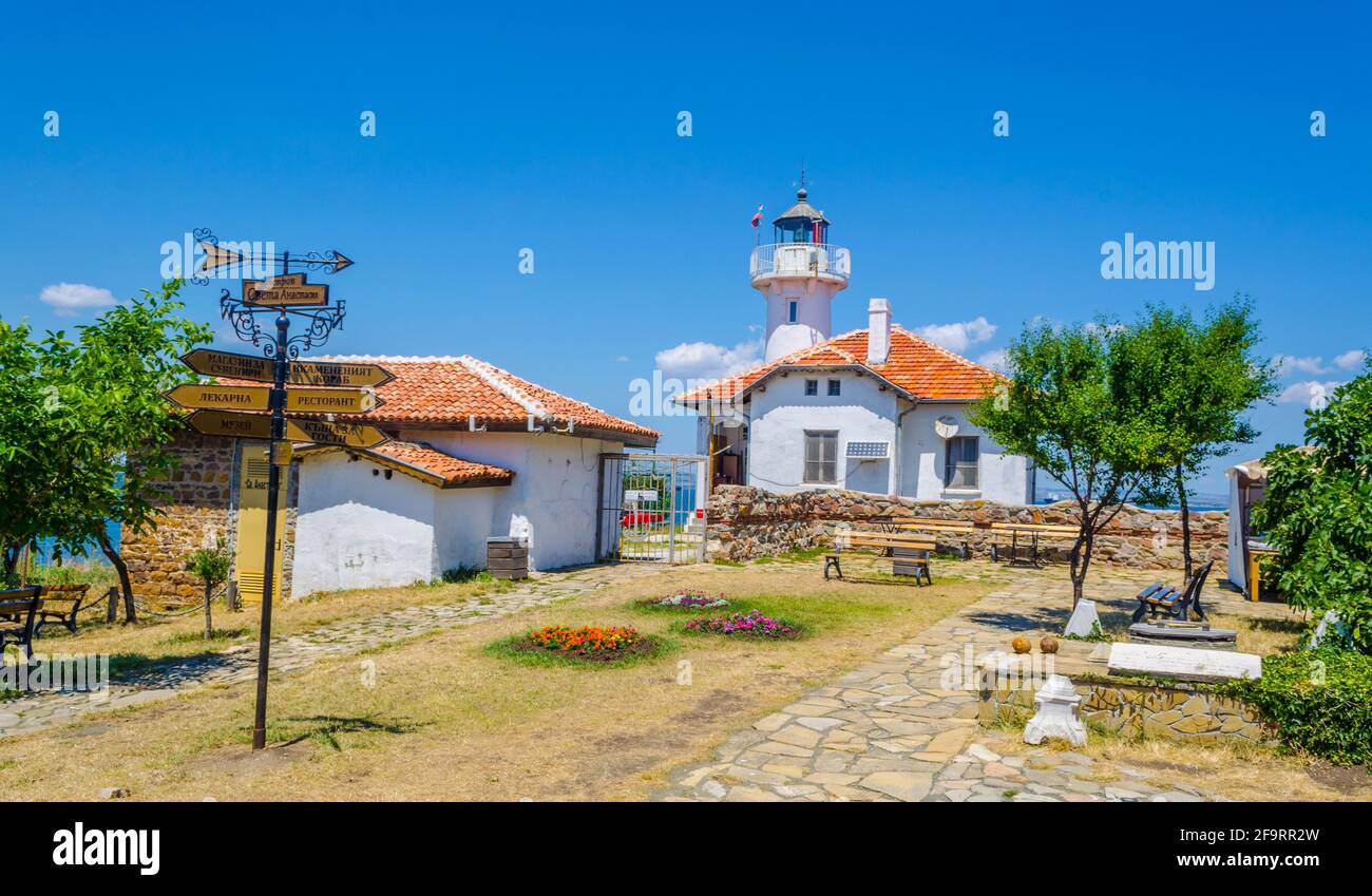 petite île de saint anastasia est une nouvelle attraction touristique en bulgarie près de burgas. reconstruit musée, hôtel, restaurant et phare sont accomp Banque D'Images