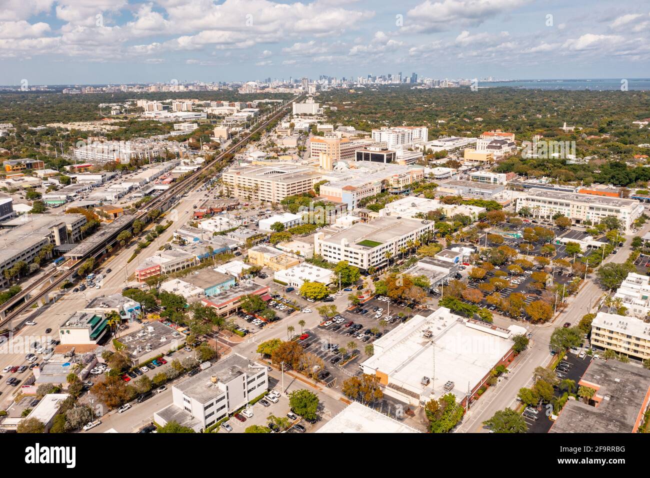 South Miami Sunset place faisant face au centre-ville avec photo drone aérien Banque D'Images