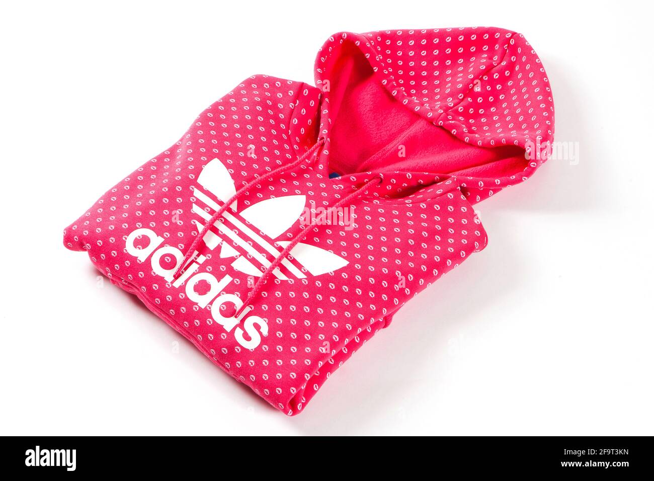 Pull à capuche Adidas Originals isolé sur fond blanc. Banque D'Images