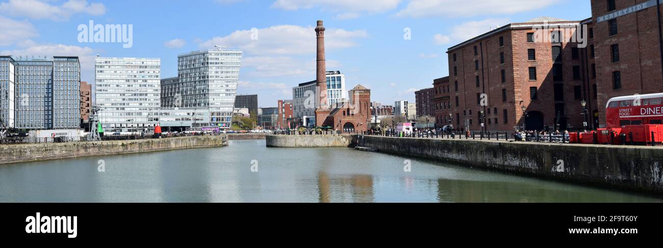 LIVERPOOL, ROYAUME-UNI - 16 avril 2021 : panorama des quais Royal albert à liverpool Banque D'Images