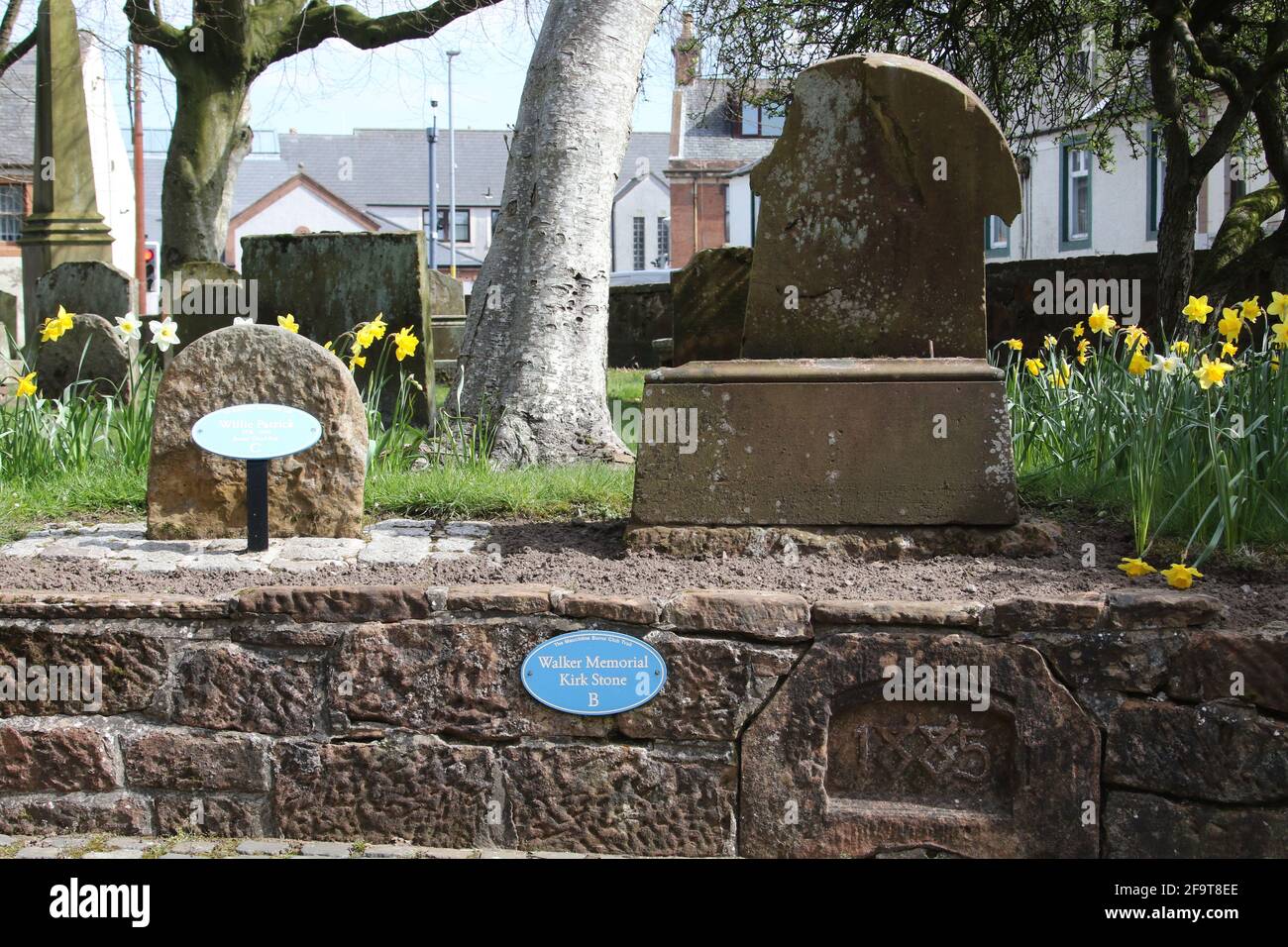 Ecosse, Ayrshire, Mauchline Church, cimetière, 16 avril 2021. Tombes marquées avec connexions à Robert Burns Banque D'Images