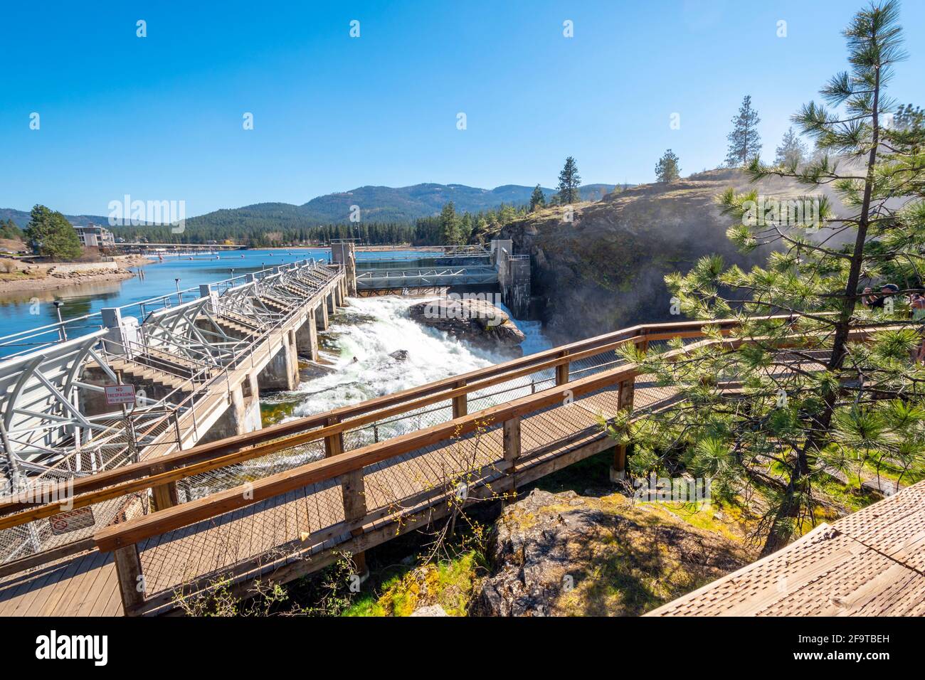 Le barrage le long de la rivière Spokane à Falls Park, dans la ville rurale de Post Falls, Idaho, États-Unis. Banque D'Images