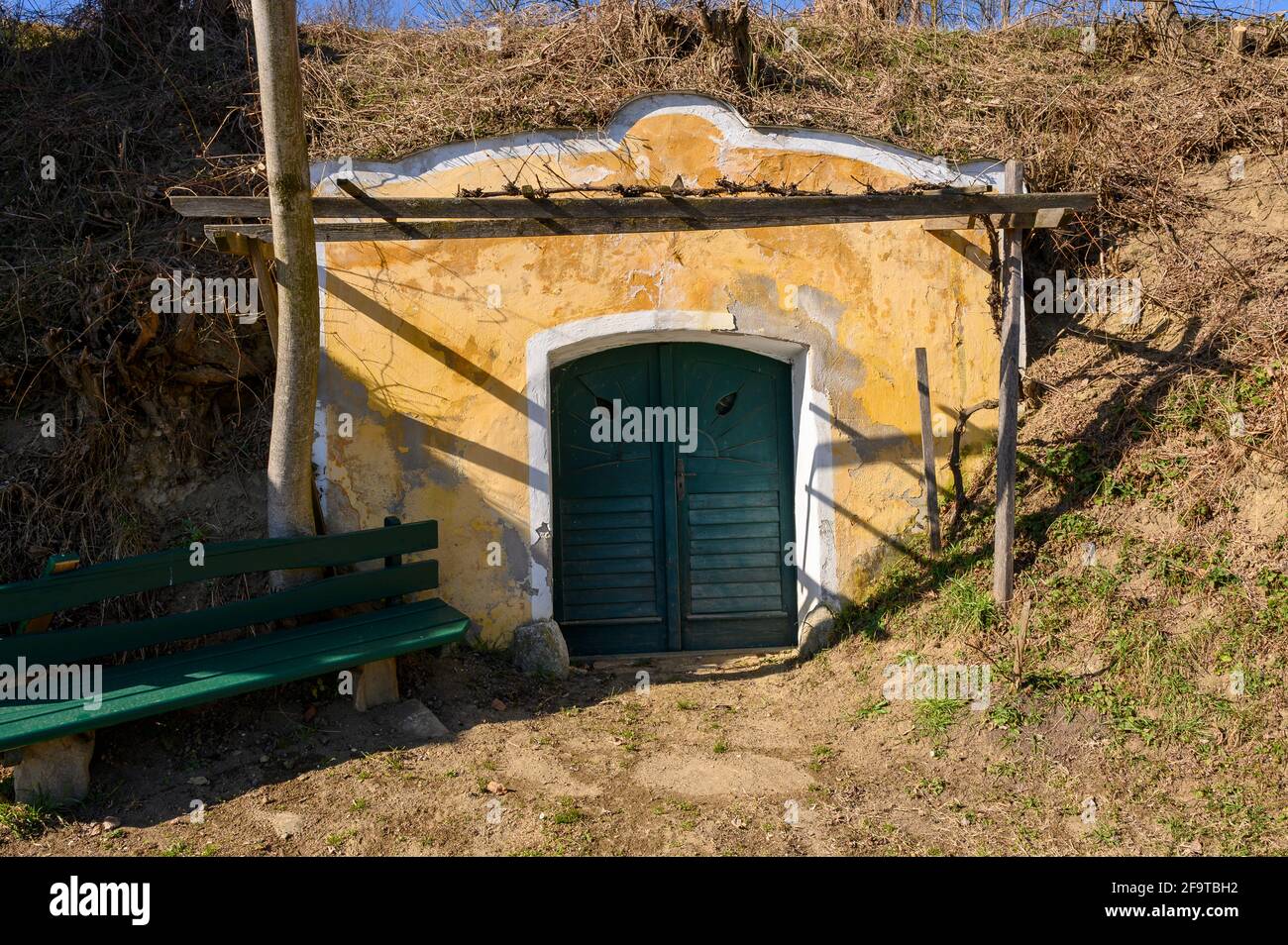 L'entrée d'une cave à vin typique de la Basse-Autriche Weinviertel. Banque D'Images