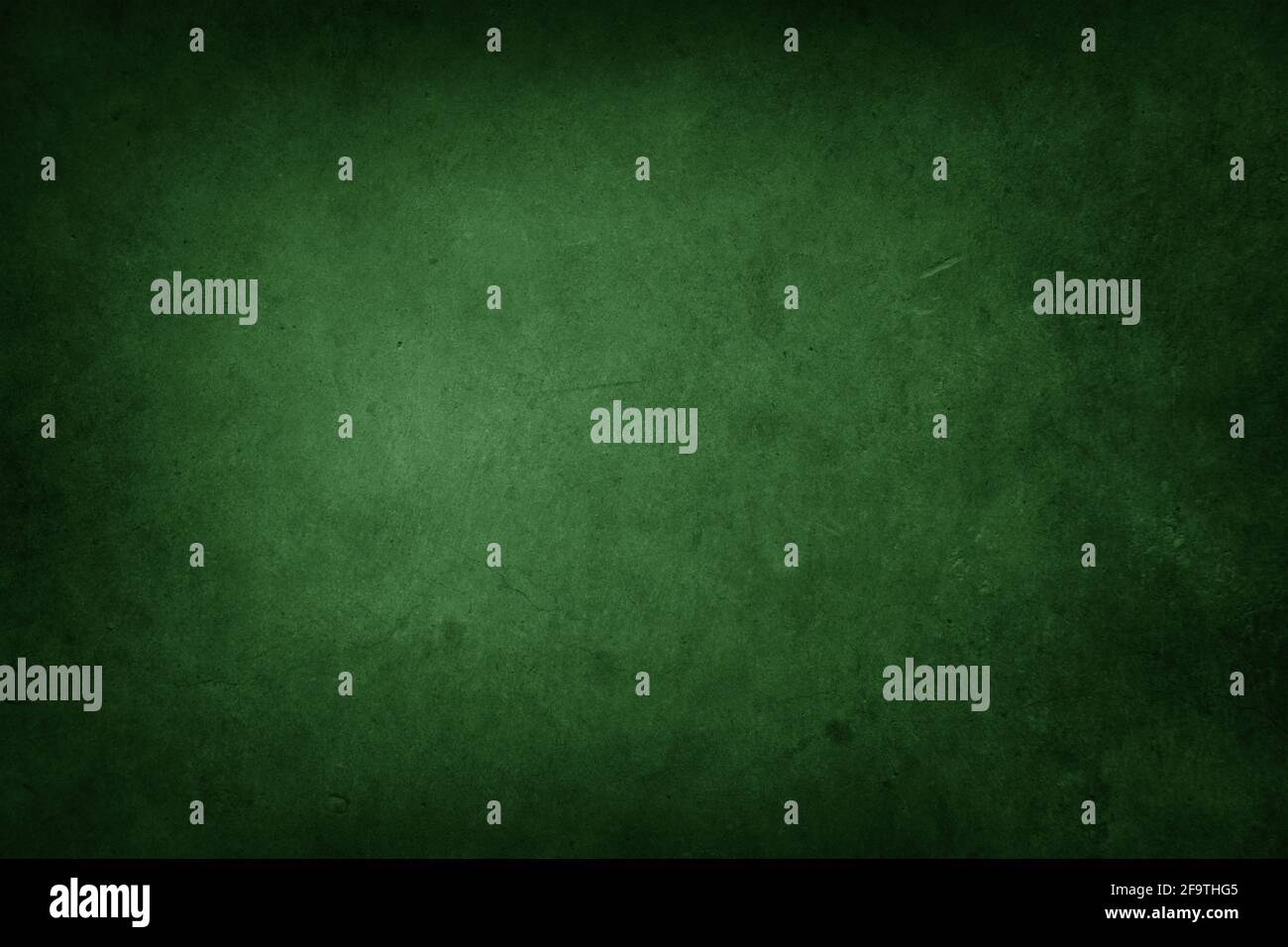 Mur en béton vert. Bords sombres Banque D'Images