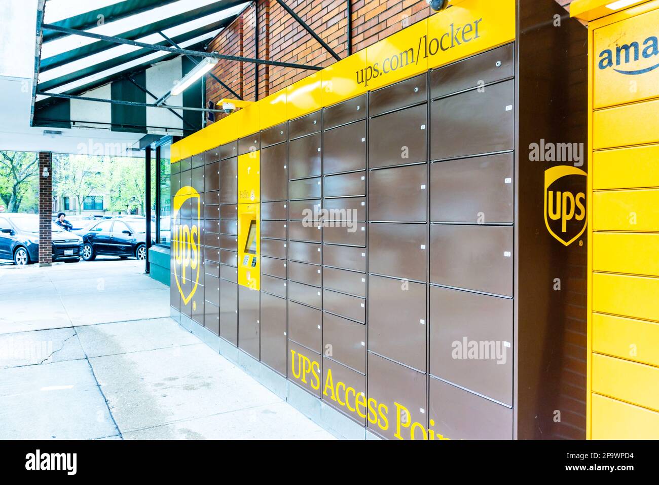 Un casier à colis UPS Access point à Chicago, Illinois, pour la livraison  sans contact sécurisée de colis Photo Stock - Alamy