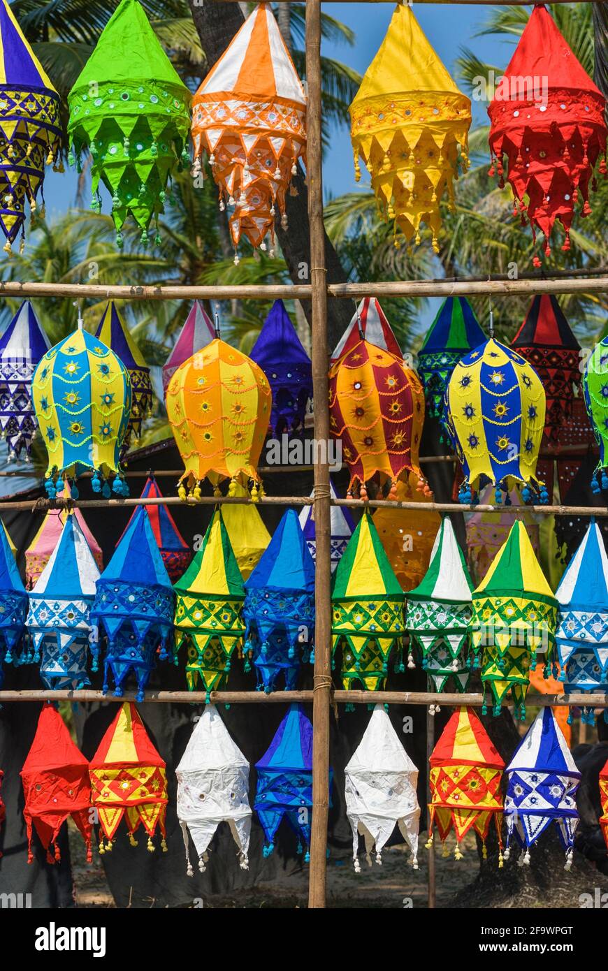Lanternes colorées Marché aux puces d'Anjuna Goa Inde Banque D'Images