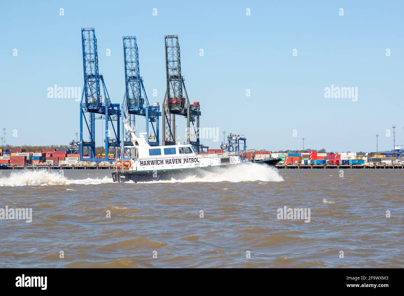 Bateau de patrouille Harwich Haven, Port de Felixstowe, Suffolk, Angleterre, Royaume-Uni Banque D'Images